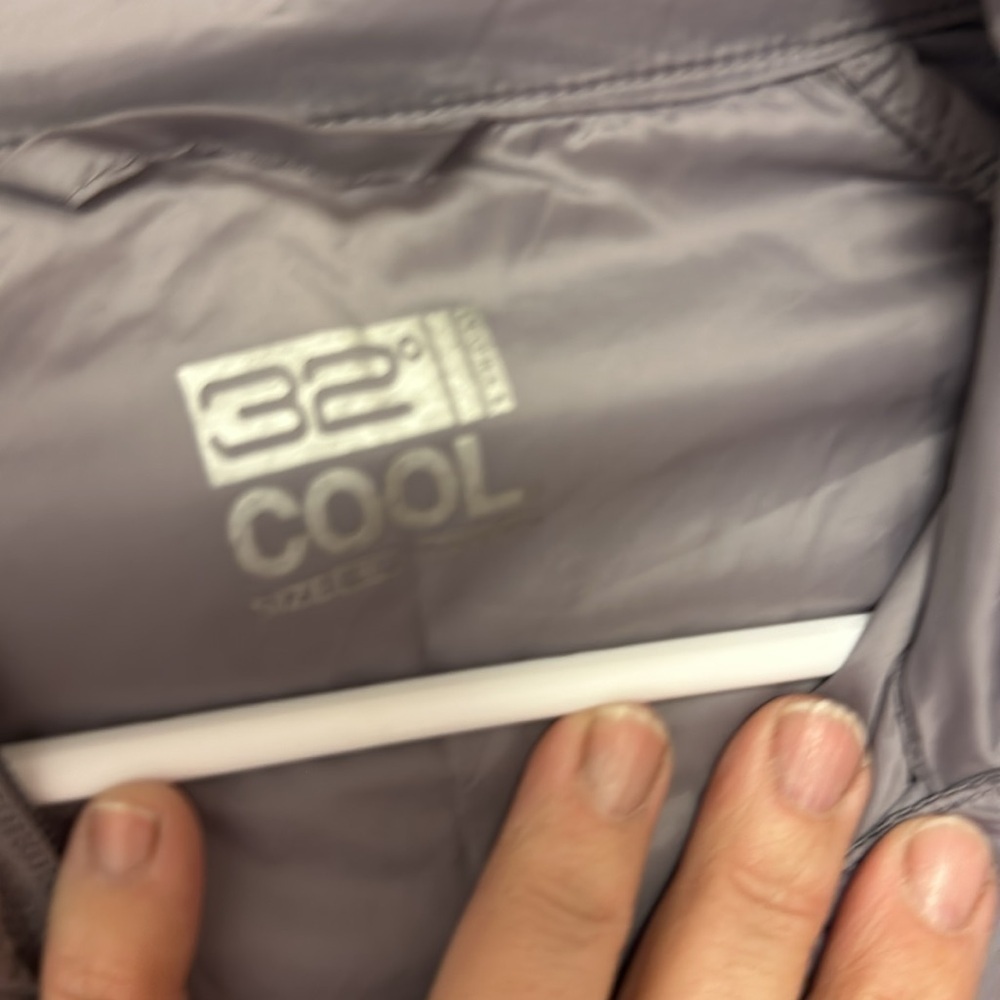 32* degrees performance shacket size medium - Picture 5 of 9